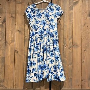 DDS short sleeve blue and white floral dress